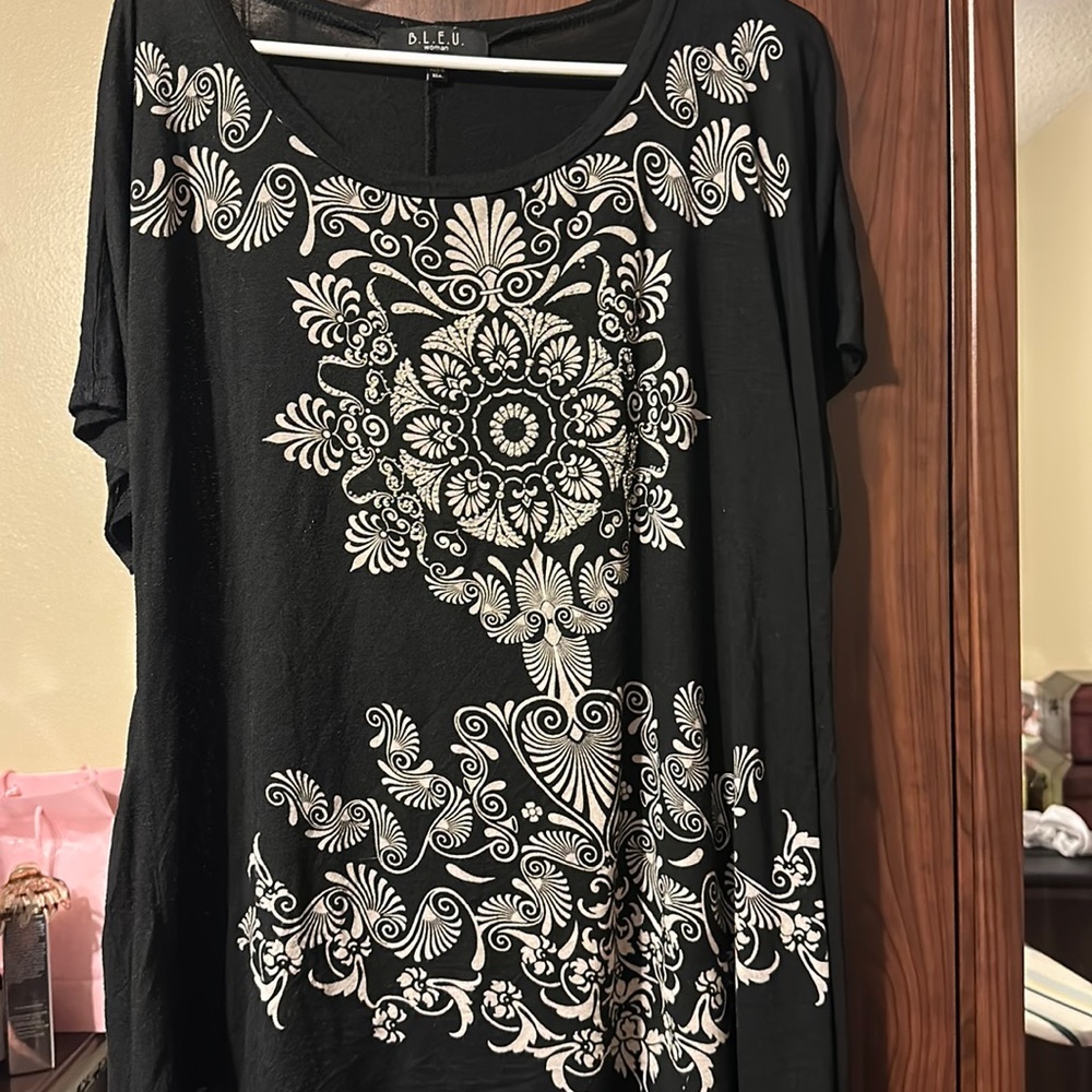 Women’s T-Shirt Flower Pattern